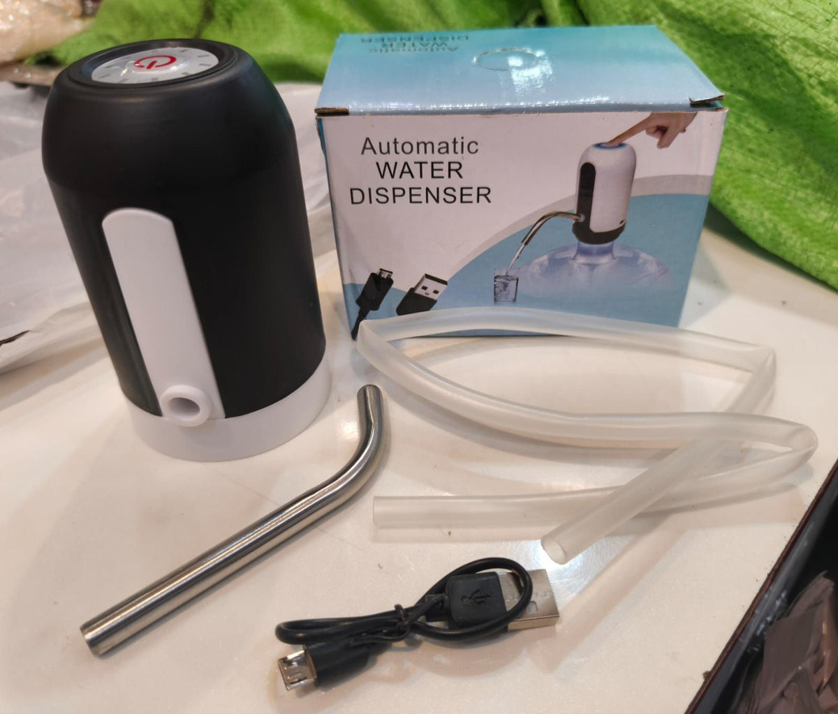 **Automatic Rechargeable Water Pump Dispenser – Portable USB Water Pump for Standard Bottles with Quick Water Flow**