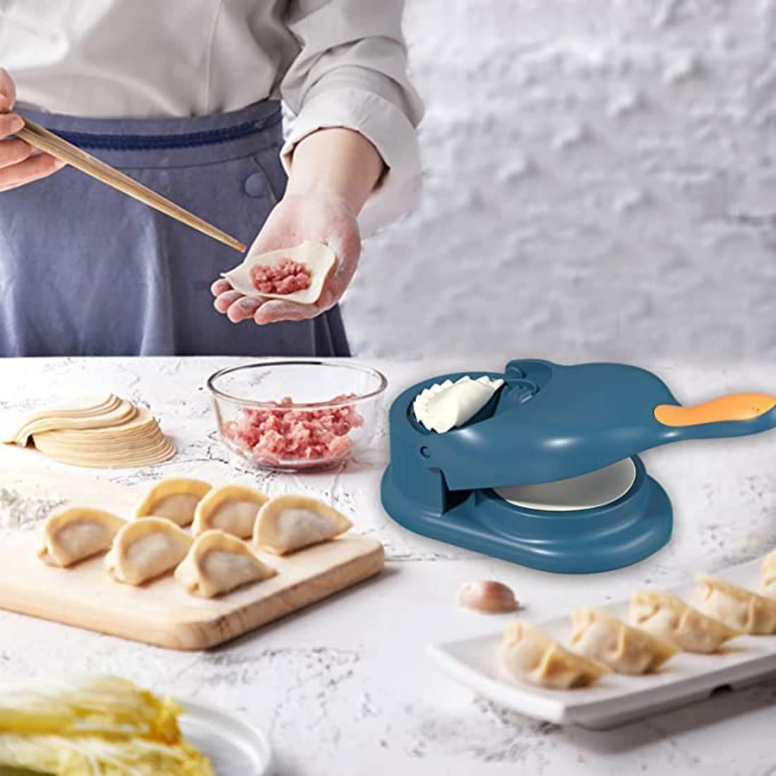 **Dumpling Maker Kitchen Press Mold – Easy-to-Use Tool for Perfectly Shaped Homemade Dumplings (Random Color)**